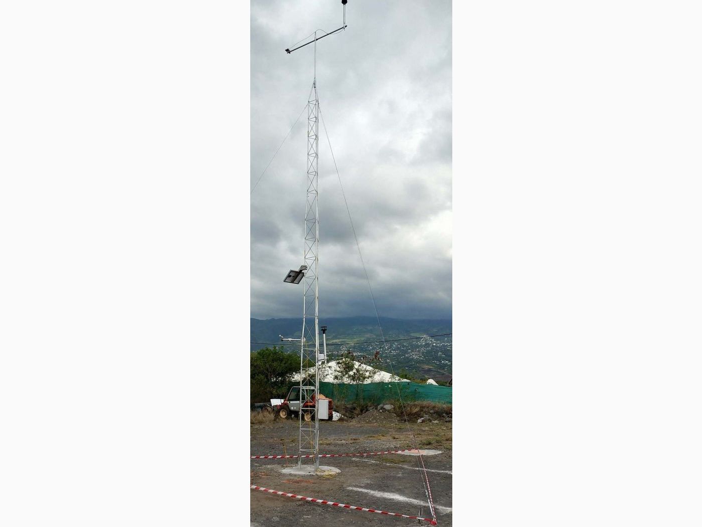 Réunion Island: Developing an Ecocity for 140,000 Inhabitants Using Weather Station Data image 1