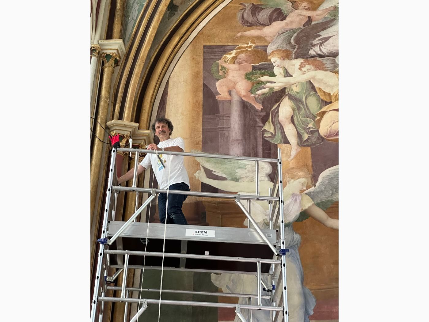 France: Restoring a Royal Chapel image 1